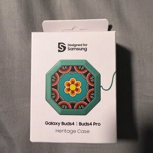 BTS Heritage Dancheong Case for Buds4 and Buds4 Pro, Green